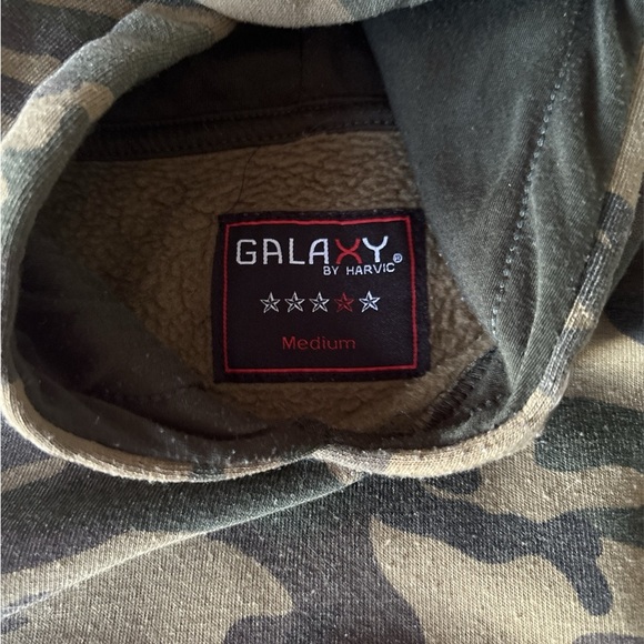 Galaxy By Harvic Camouflage Hoodie with Red Details - Picture 5 of 5